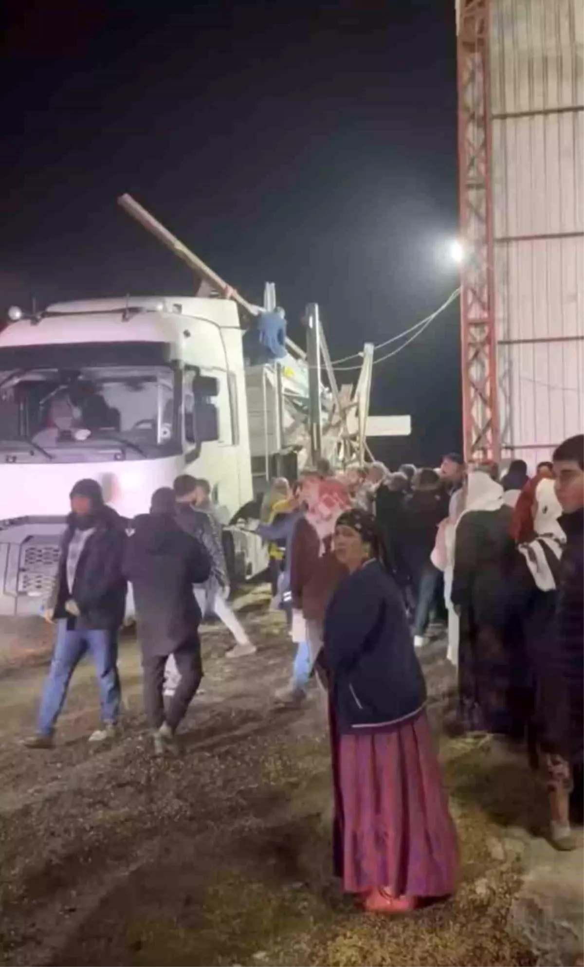 Mardin'de mısır kurutma silosu çöktü: 1 ölü