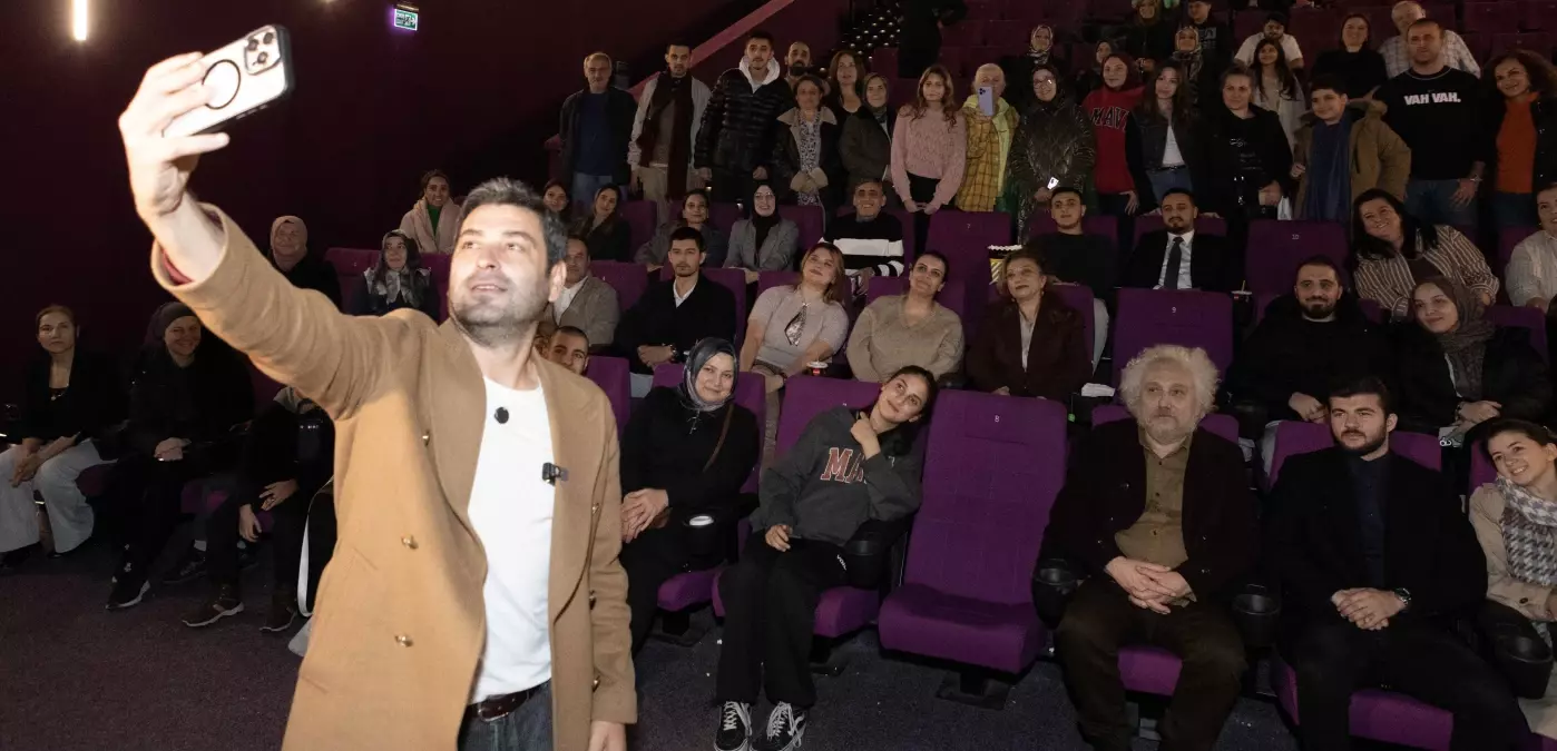 Ozan Akbaba ve Yüksel Aksu'dan 'Bak Postacı Geliyor' izleyicilerine film arasında sürpriz