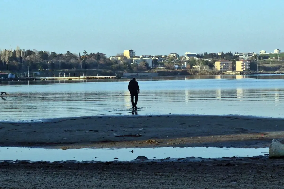 Tekirdağ'da deniz 20 metre çekildi