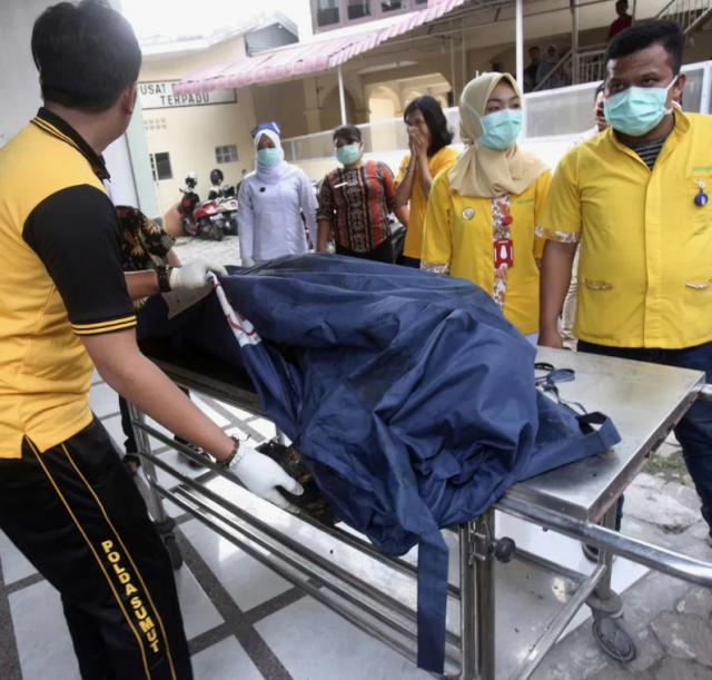 ulke felaketi yasiyor olu sayisi 1030 a yukseldi 19362157 5217 m