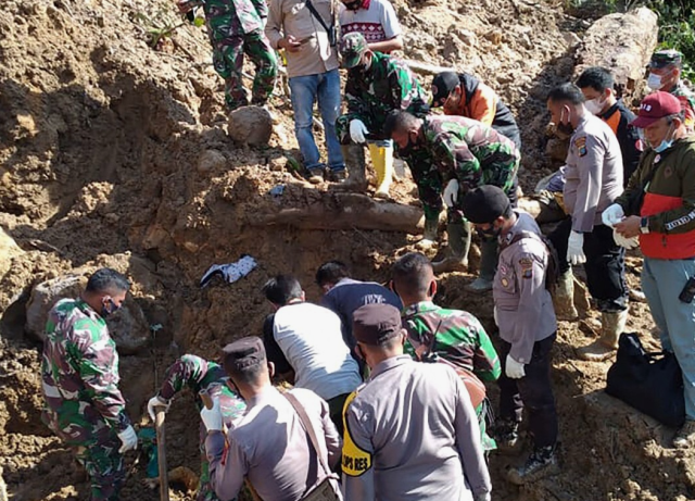 ulke felaketi yasiyor olu sayisi 1030 a yukseldi 19362157 8470 m