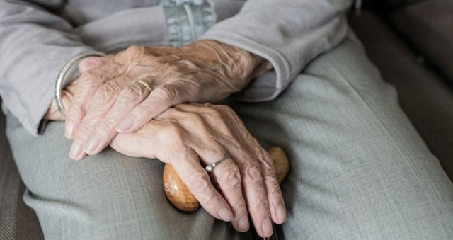 Abdulkadir Taşar kimdir? Huzur Evi'nde darp edildiği iddia edilen Abdulkadir Taşar vefat mı etti, neden vefat etti? Abdulkadir Taşar kimdir? Huzur Evi'nde darp edildiği iddia edilen Abdulkadir Taşar vefat mı etti, neden vefat etti?