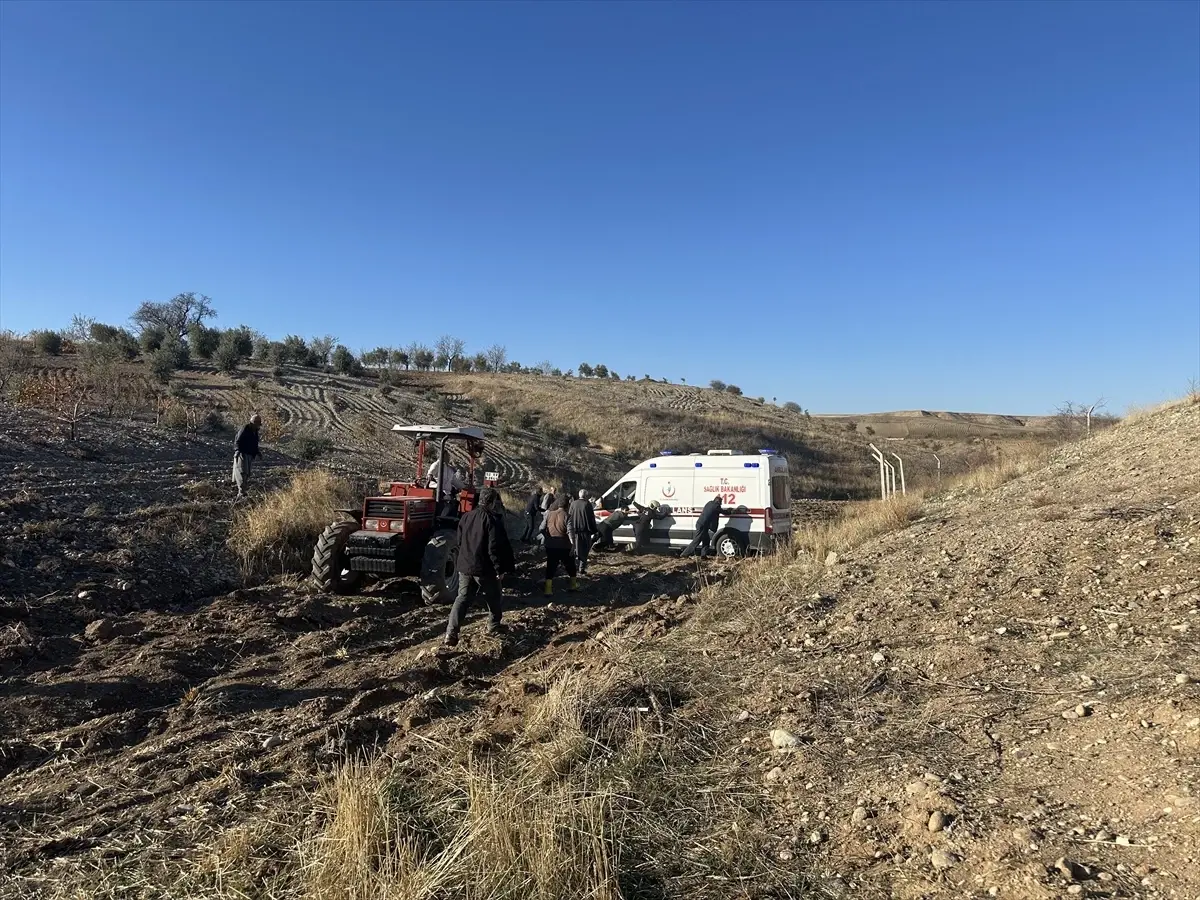 Adıyaman'da devrilen traktörün sürücüsü öldü