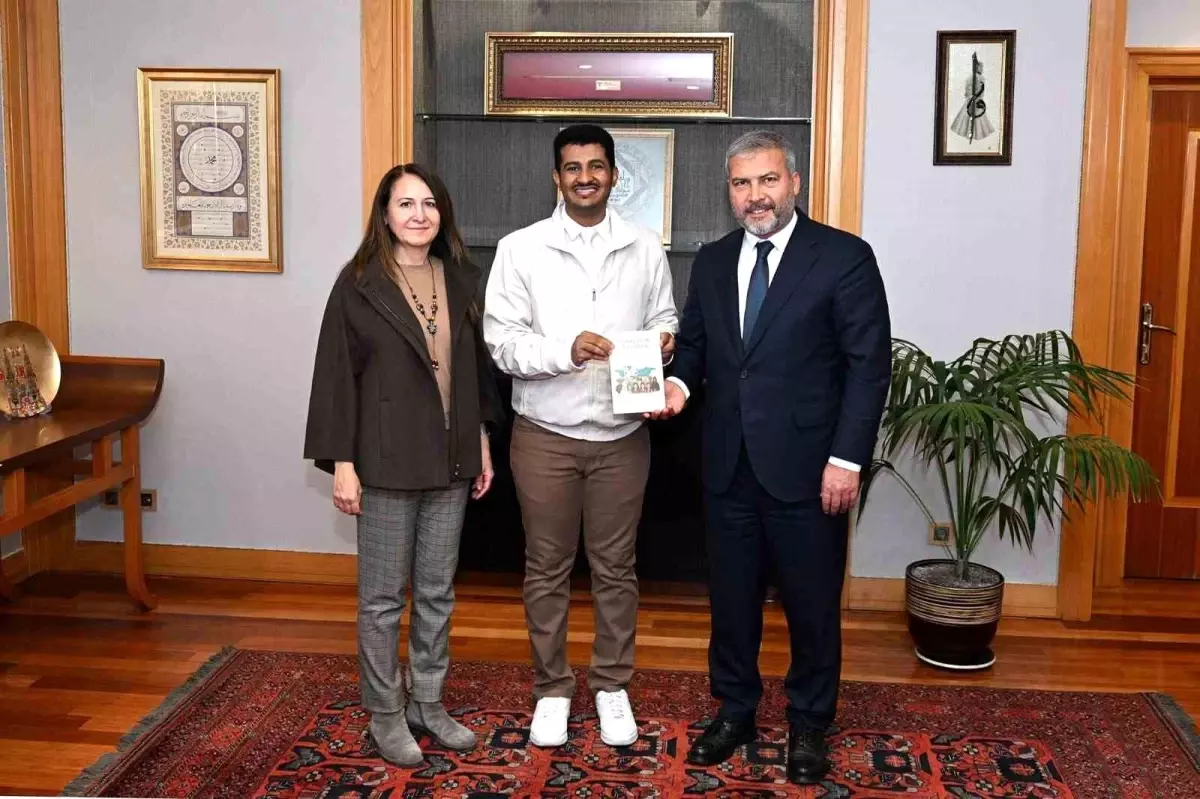 Anadolu Üniversitesi uluslararası öğrencisi 9'ncu Uluslararası Öğrenciler Kongresi'nden ödülle döndü