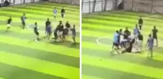 Halı sahada meydan savaşı! Birbirlerine acımadan vurdular