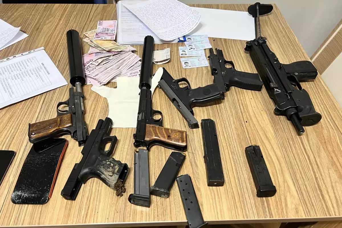 'Çirkinler'e operasyon! 7 kişi tutuklandı, evlerden neler çıktı neler