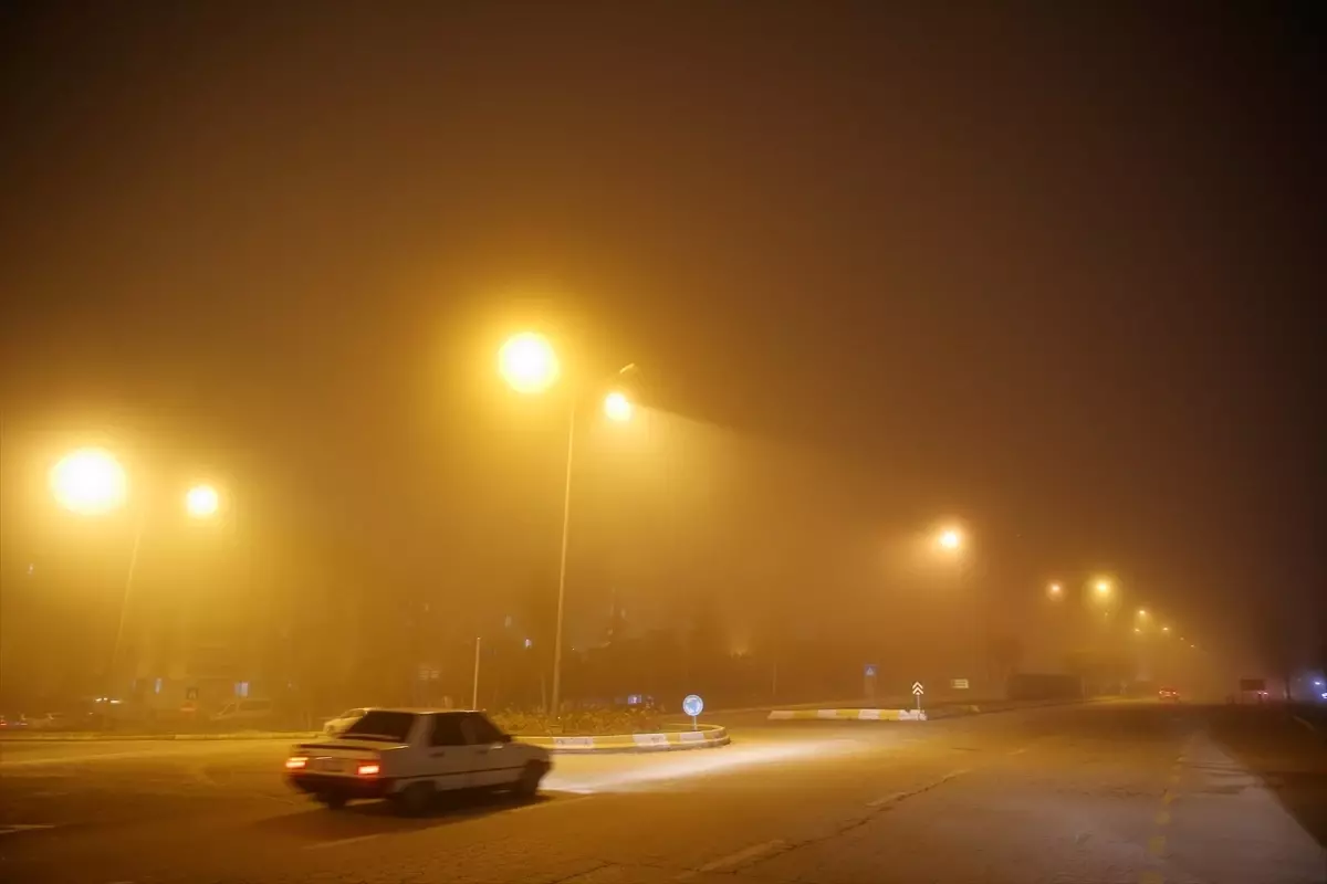 Çorum'da sis etkili oldu