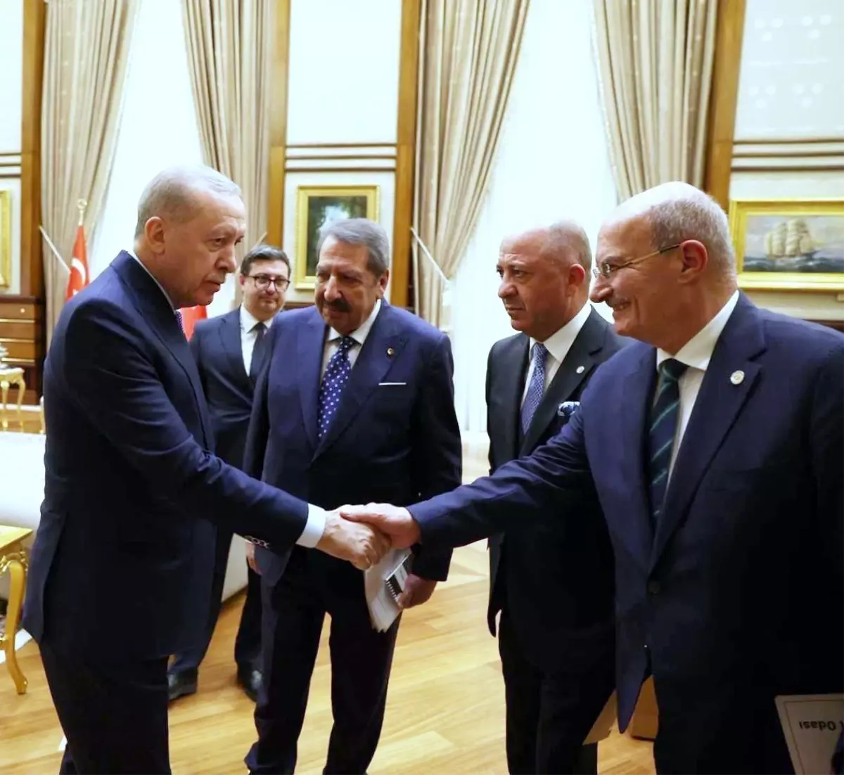 Cumhurbaşkanı Erdoğan, Ankara'nın ekonomi aktörlerini Külliye'de kabul etti