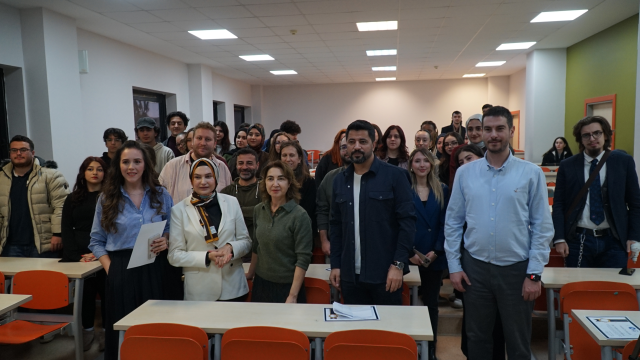 Haberler.com Kocaeli Üniversitesi'nde 'Dijital Haberciliğin Geleceği'ni anlattı Haberler.com Kocaeli Üniversitesi'nde 'Dijital Haberciliğin Geleceği'ni anlattı