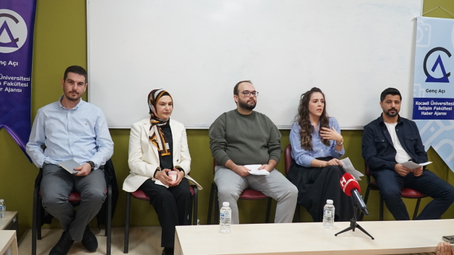 Haberler.com Kocaeli Üniversitesi'nde 'Dijital Haberciliğin Geleceği'ni anlattı Haberler.com Kocaeli Üniversitesi'nde 'Dijital Haberciliğin Geleceği'ni anlattı