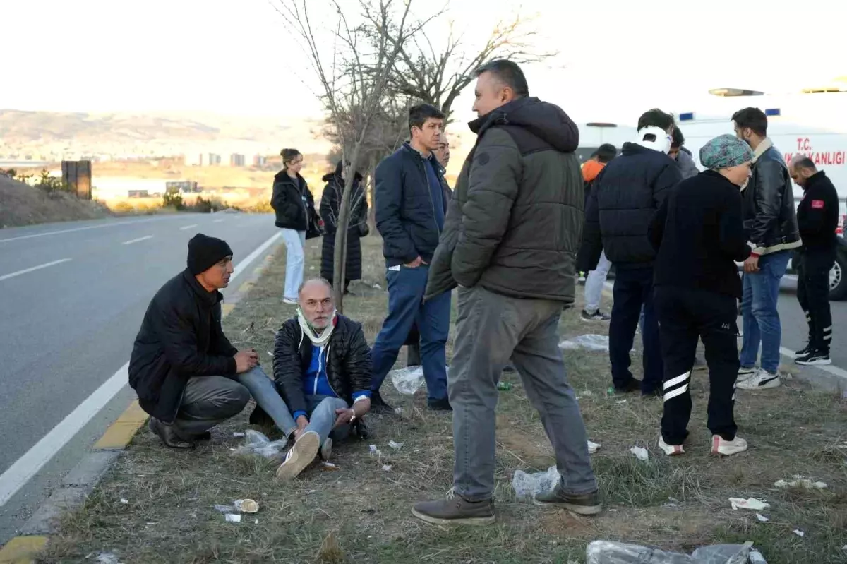 Kırıkkale'de 3 servis aracı çarpıştı: 10 yaralı