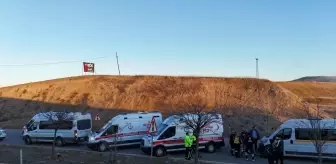 Kırıkkale'de üç servis aracının karıştığı kazada 10 kişi yaralandı