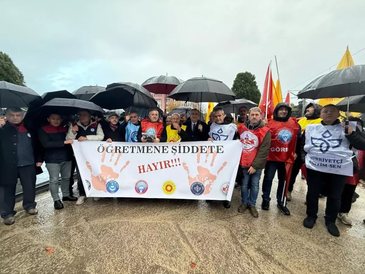 Samsun'da öğretmene şiddete sendikalardan ortak tepki