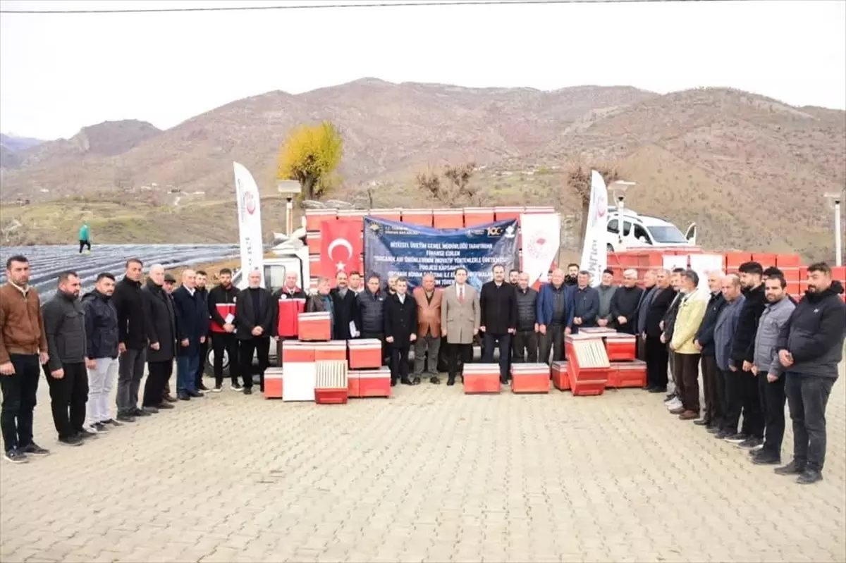 Sason'da bal üreticilerine kovan desteği