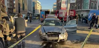 Şişli'de otomobilin motosiklete ve yayalara çarptığı kazada 2 kişi öldü, 5 kişi yaralandı