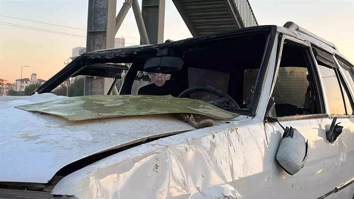 Takla atarak hurdaya dönen Tofaş'ın sürücüsü yaralandı