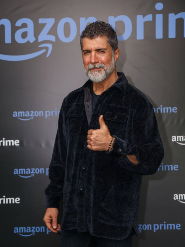 tek gecede milyonlar unlulerin yilbasi sahne 19363307 708 m