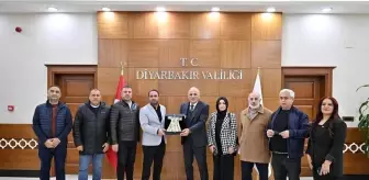 TÜRSAB Mezopotamya Bölge Temsil Kurulu Başkanı Baturay, Vali Zorluoğlu'nu ziyaret etti