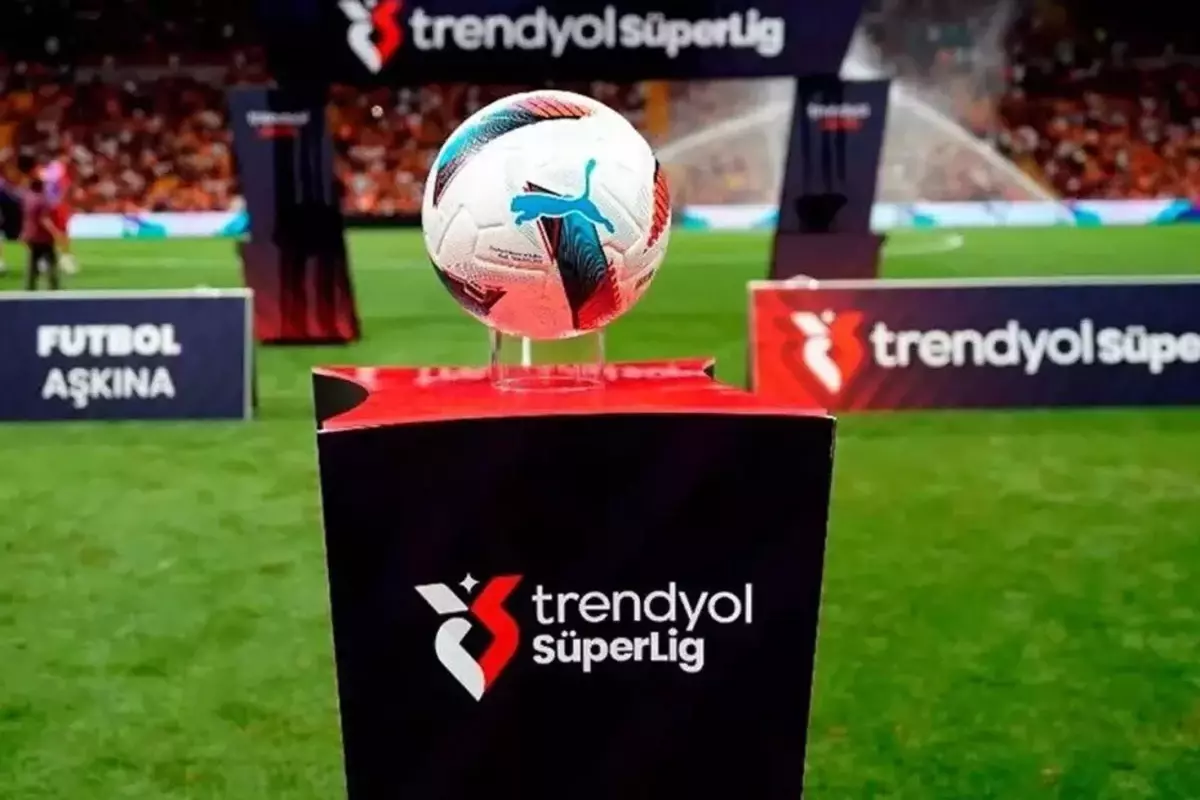 Yaprak dökümü sürüyor! Süper Lig'de bir hoca daha koltuğundan oldu