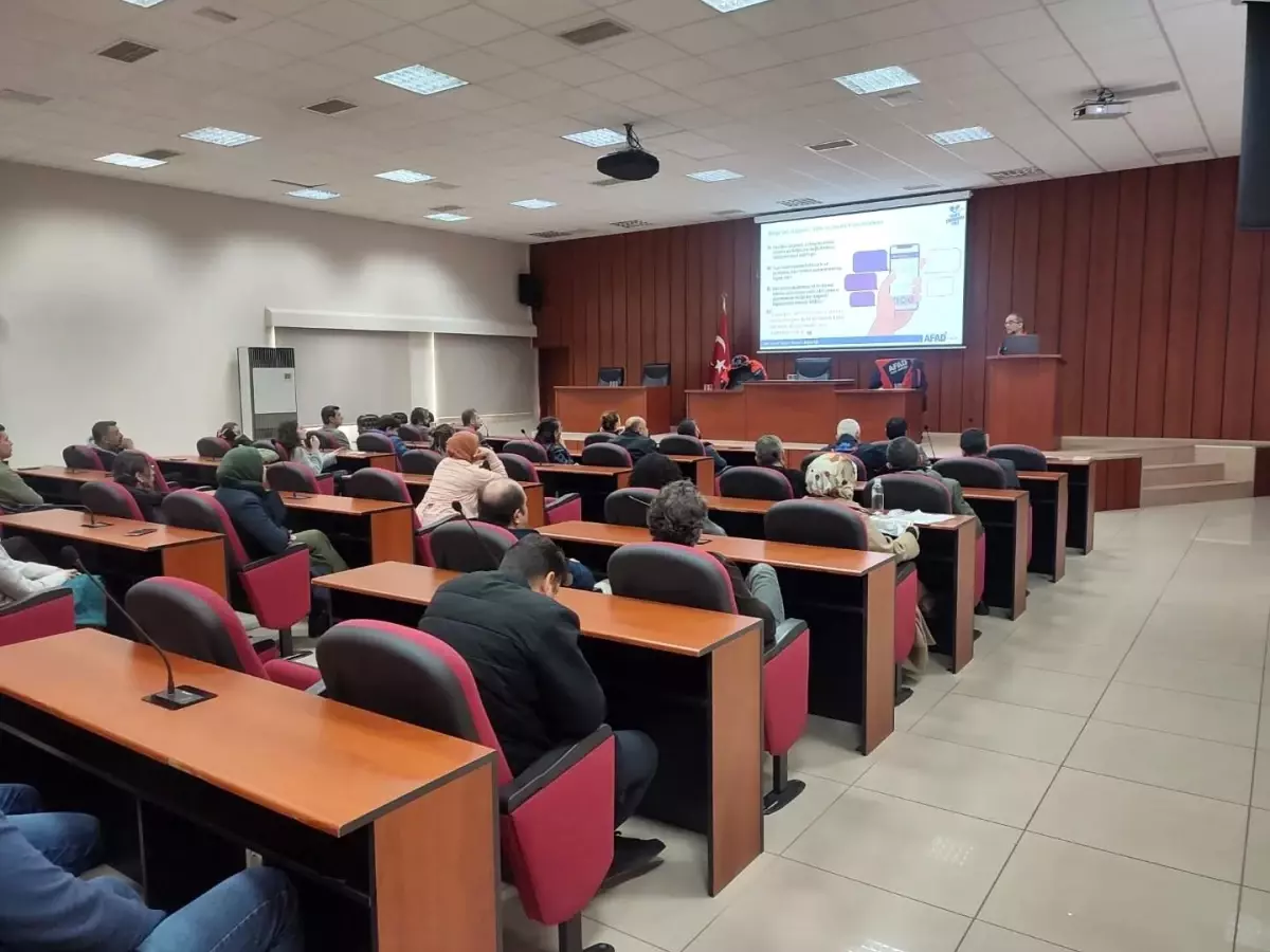 AFAD'dan kurum personeline afet farkındalık eğitimi ve tahliye tatbikatı