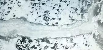 Ağrı'daki Derecek Barajı buzla kaplandı