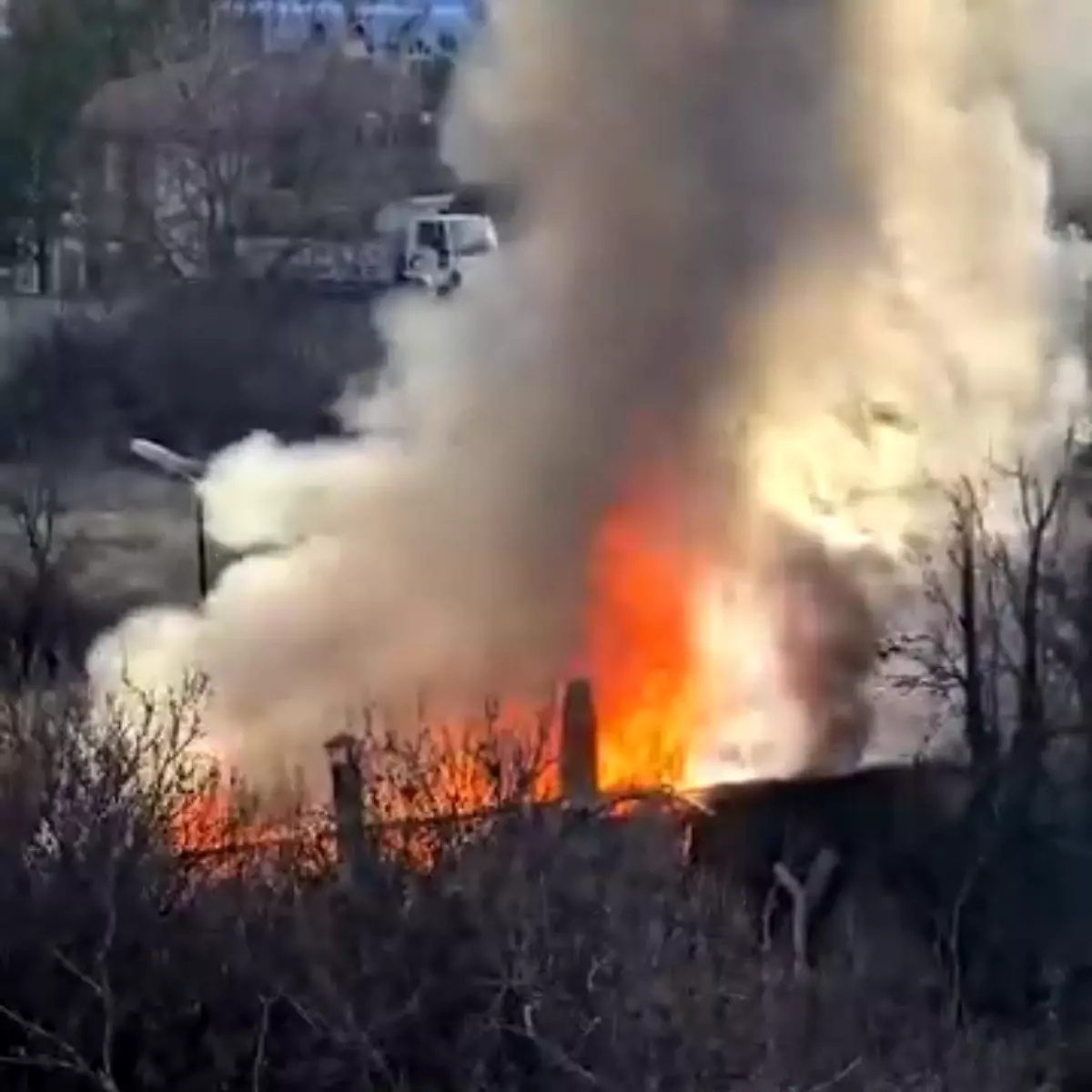 Alevlere teslim olan kulübe küle döndü