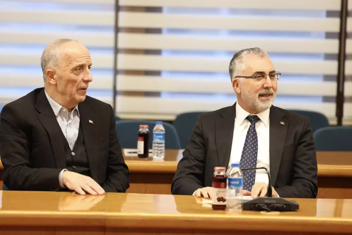 TÜRK-İŞ Başkanı ile görüşen Bakan Işıkhan'dan heyecanlandıran asgari ücret mesajı