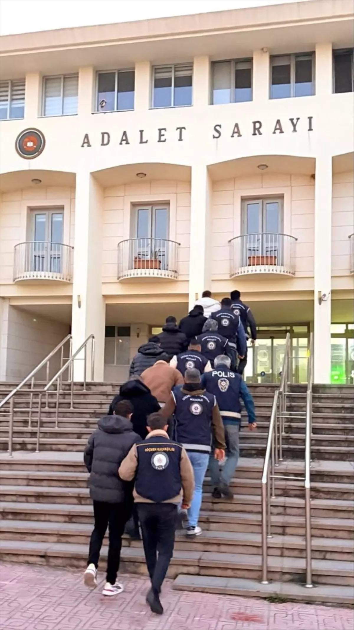 Bodrum'da göçmen kaçakçılığı operasyonunda gözaltına alınan 3 zanlı tutuklandı