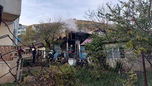 She was about to lose her life while trying to refill her lighter, she burned and so did her house