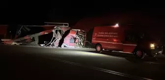 Çorum'da devrilen kamyonun sürücüsü yaralandı