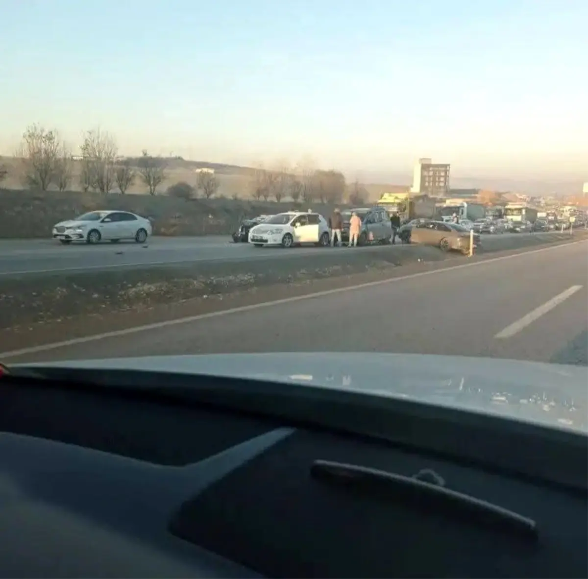 Elmadağ'da zincirleme kaza: 4 yaralı