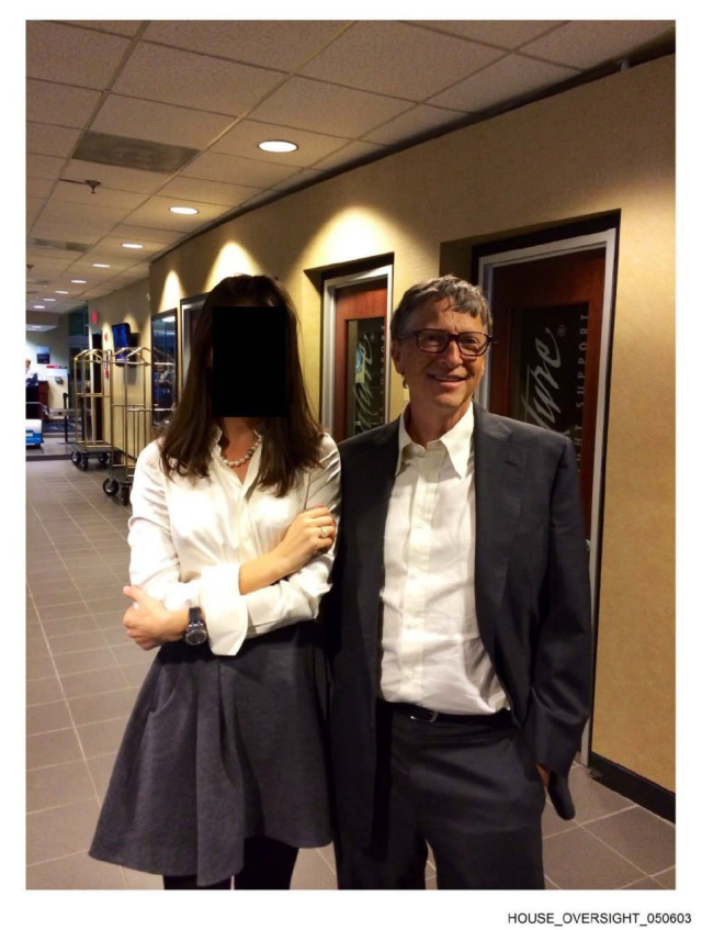 Epstein skandalında Bill Gates'in de fotoğrafları ortaya çıktı Epstein skandalında Bill Gates'in de fotoğrafları ortaya çıktı