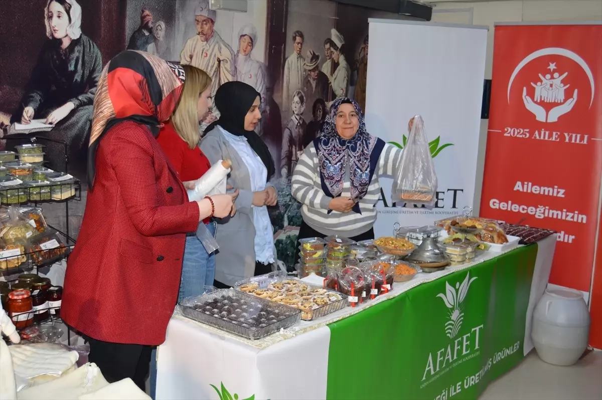 Erzurum'da Dünya Kooperatifçilik Günü'nde kadınlar, el sanatlarını ve yöresel yemekleri sergiledi