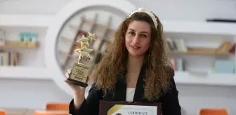 İngilizce dersini projelerle anlatan öğretmene çifte uluslararası ödül