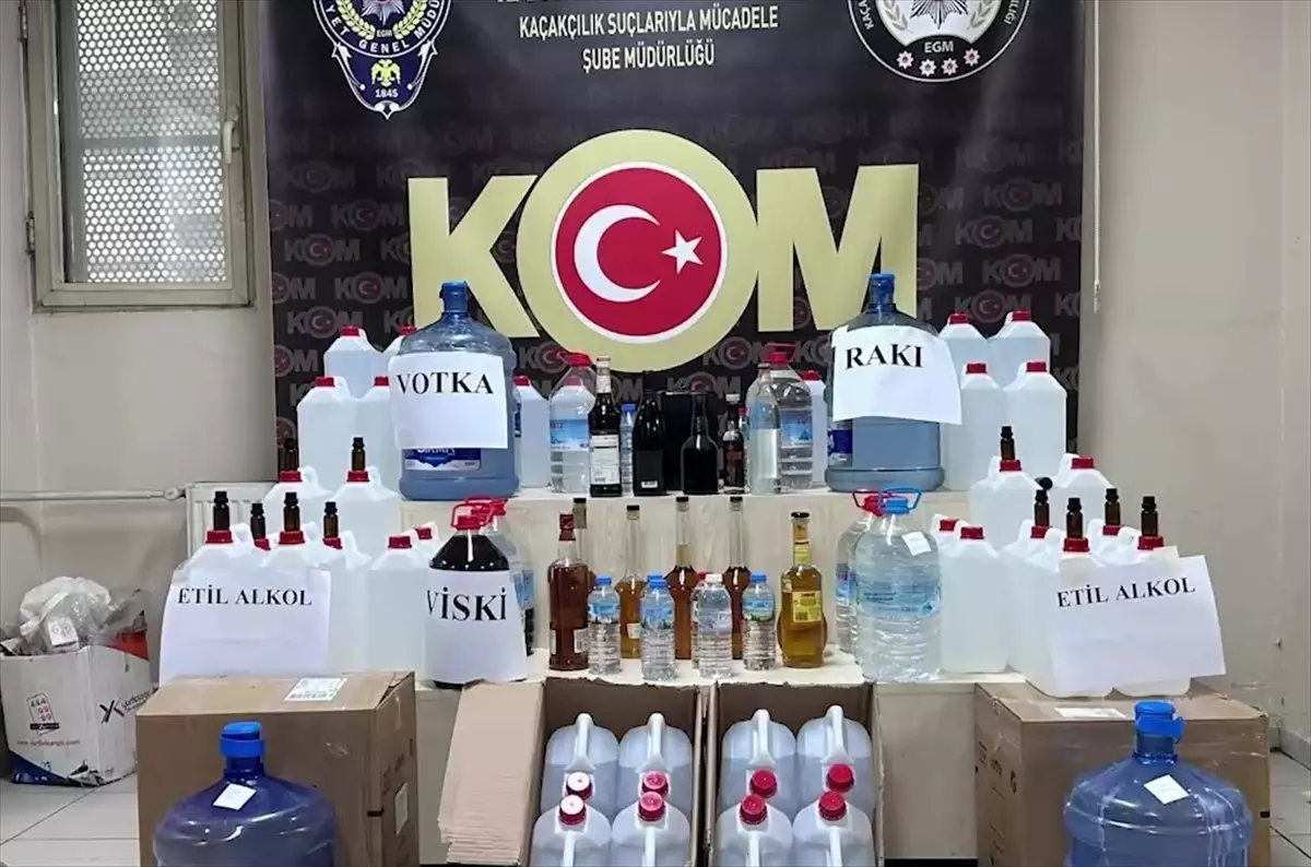 İzmir'de yılbaşı öncesi düzenlenen kaçak içki operasyonunda yakalanan 2 şüpheli tutuklandı