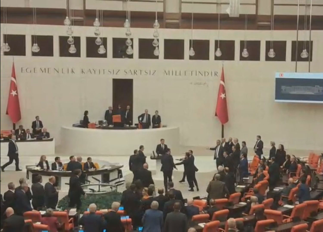 meclis te ataturk un a si gerginligi ak 19369658 8653 m