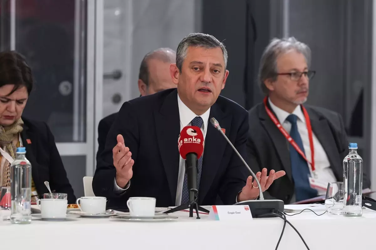 Özel'e Avrupa'da soğuk duş! Hayranlık duyduğu lider 5 dakikasını bile ayırmadı