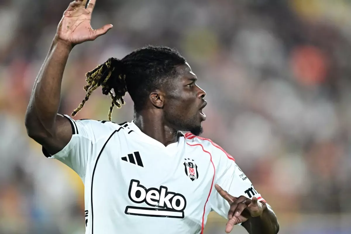 PFDK'den Beşiktaşlı futbolcu El Bilal Toure'ye 2 maç ceza