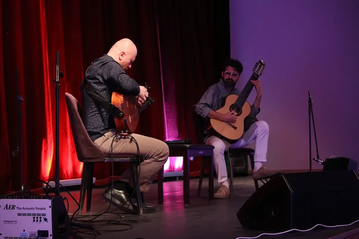 Türk ezgileri Kosova'nın kuzeyindeki Mitroviça'da yankılandı