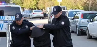 Adana'da otobüs şoförü motosiklet sürücüsü kadını darbettiği iddiasıyla gözaltına alındı