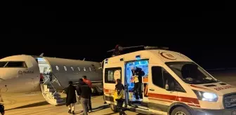 Ağrı'da rahatsızlanan bebek ambulans uçakla İstanbul'a nakledildi
