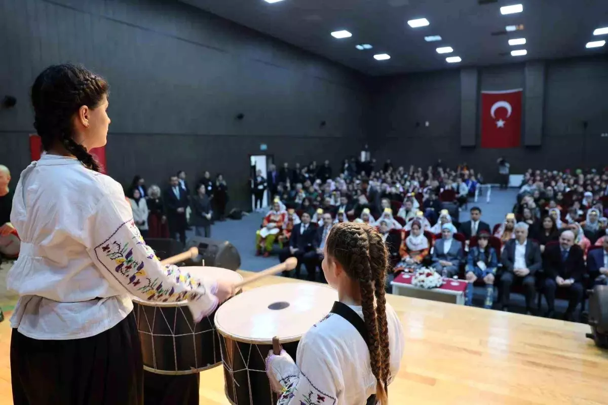 Aile ve Sosyal Hizmetler Bakanı Göktaş, 'Bizim Çocuklar' 13'üncü Türkiye Halk Oyunları Yarışması açılışına katıldı