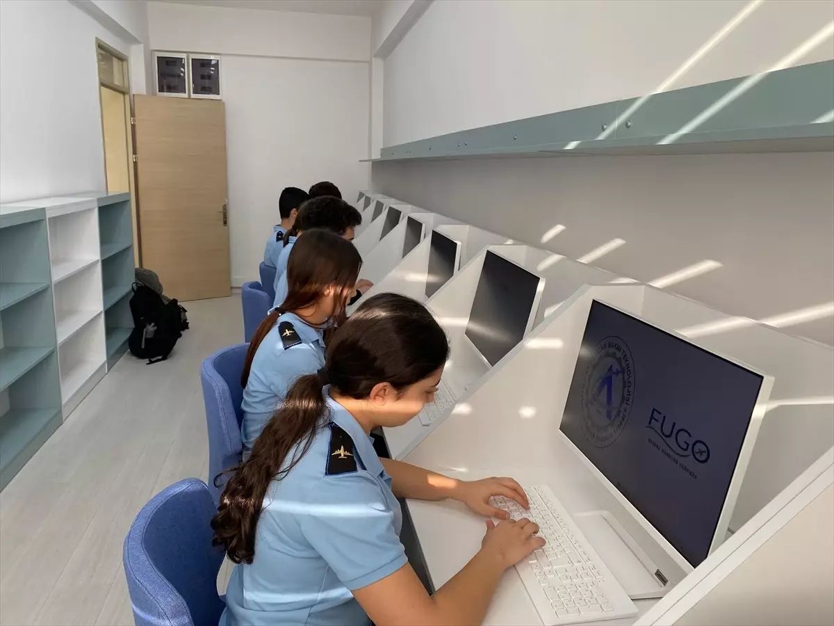 Aksu Uçak Lisesi'nde kütüphane, etüt ve müzik sınıfı açıldı