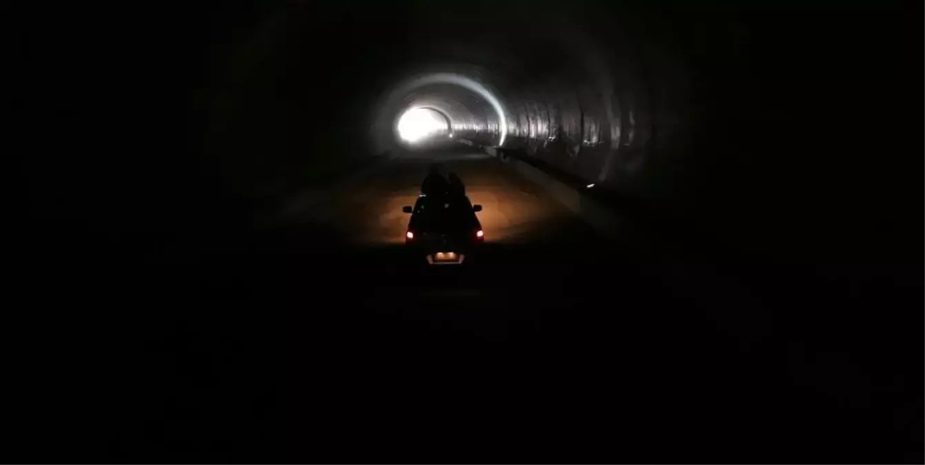 Amanos Dağları'nda 8.5 kilometre uzunluğu tünelde ışık göründü