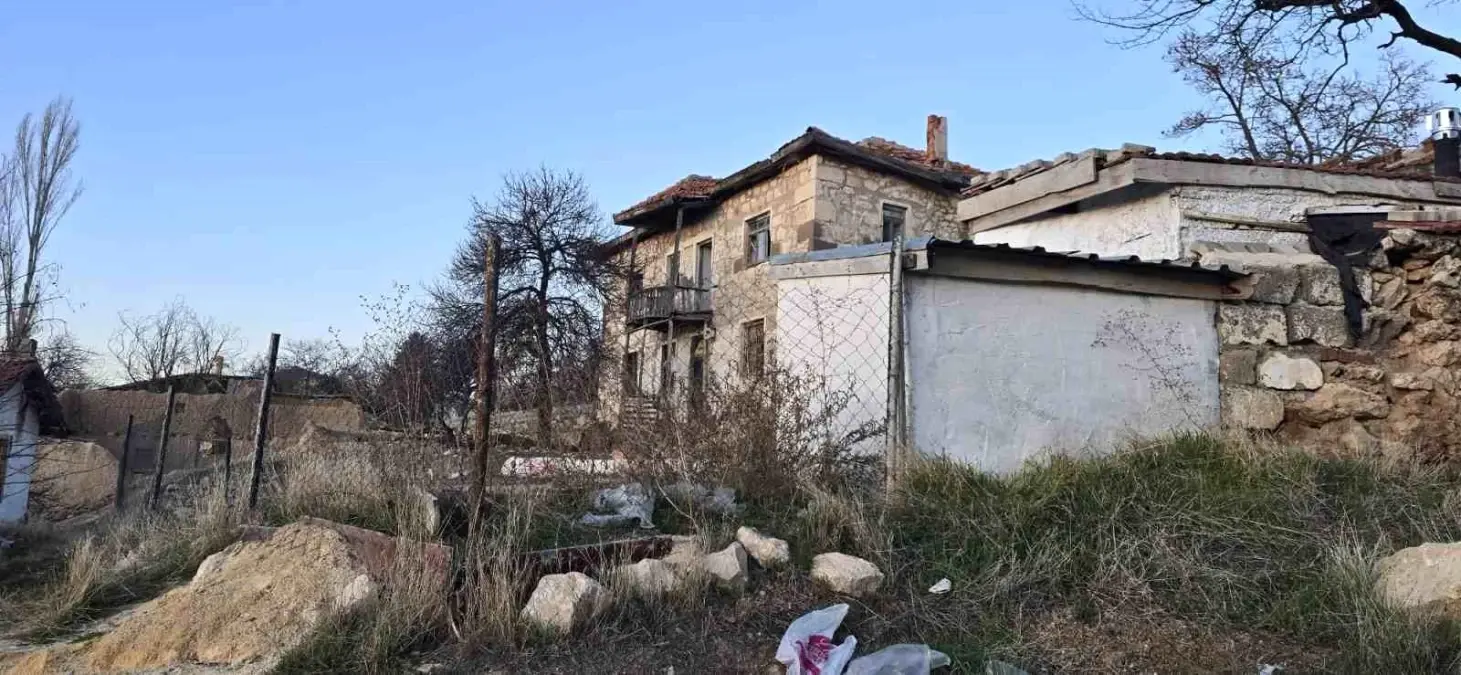 Bağlı köpek çocuklara saldırdı: 14 yaşındaki çocuk ağır yaralandı