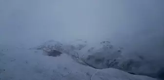 Bayburt'ta soğuk hava ve sis etkili oldu