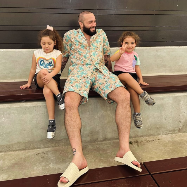 berkay luks ev aldi ama ailesiyle otelde yasiyor 19370418 7293 m