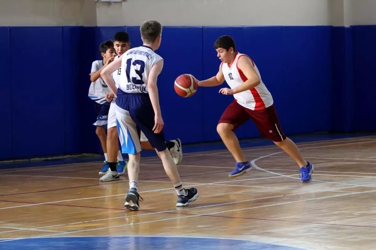 Bilecik'te yıldız basketbol heyecanı sürüyor