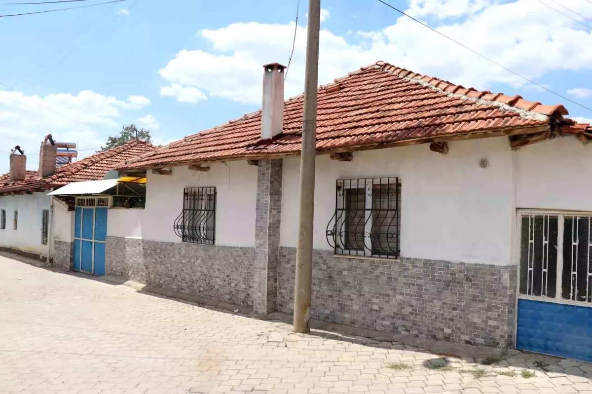 Cezaevinden izinli çıkıp karısını işkence yaparak öldüren kocaya müebbet hapis cezası