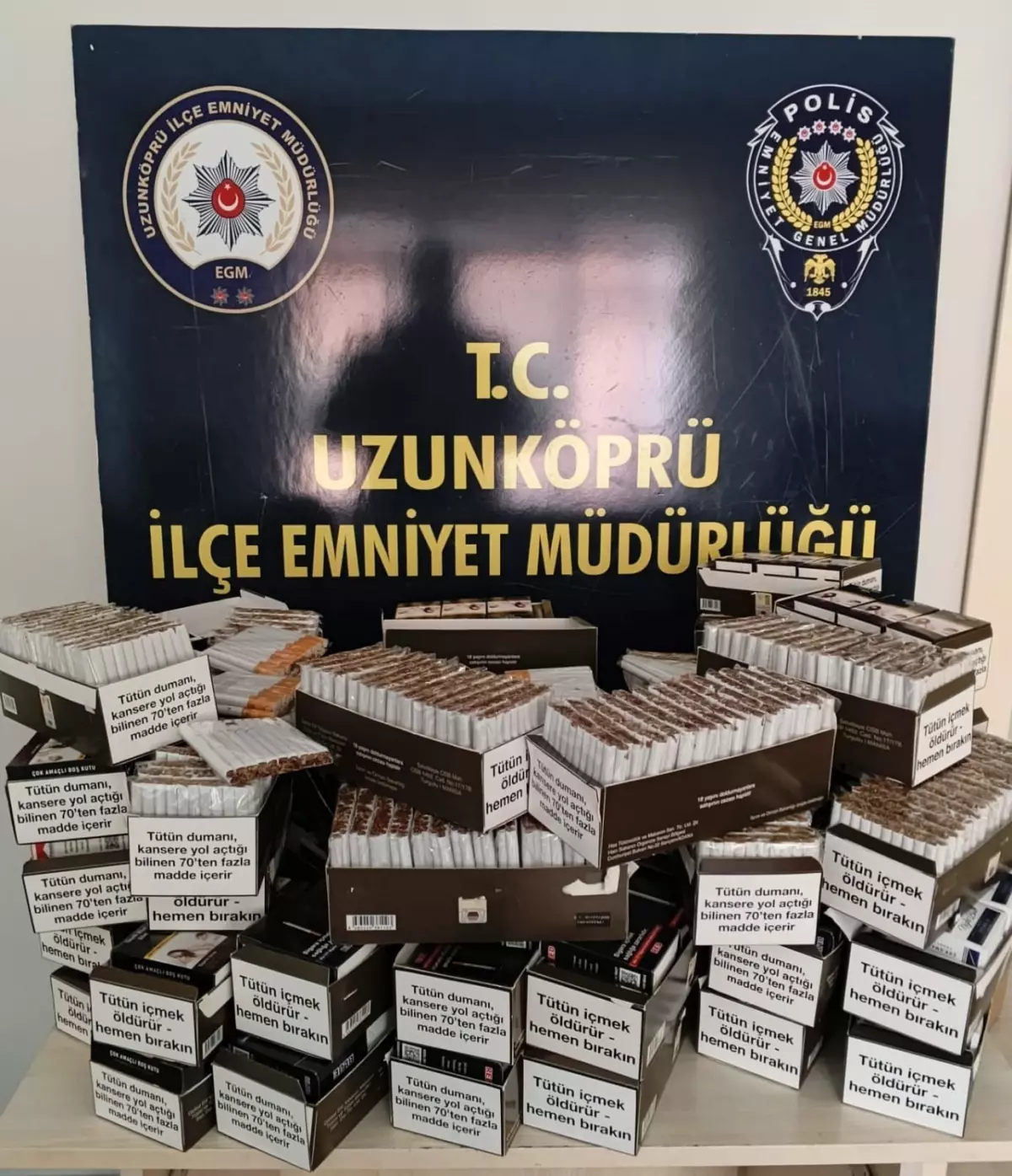 Edirne'de iş yerinde 12 bin 920 adet dolu makaron ele geçirildi